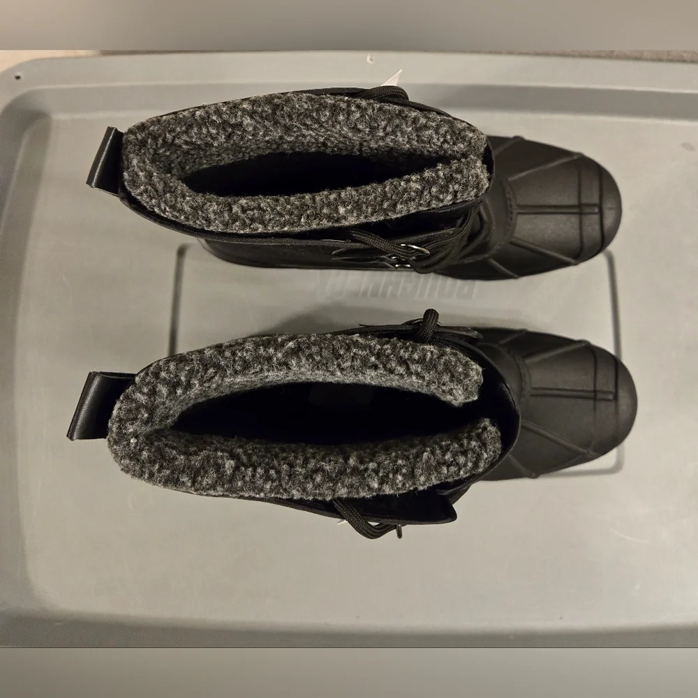 Brand New Men's KHOMBU Boots